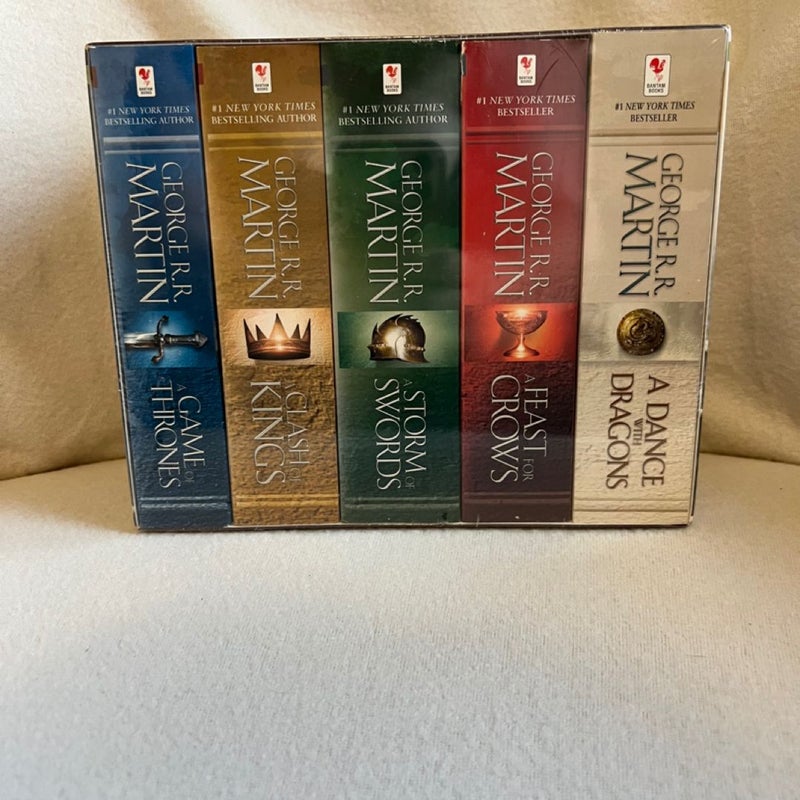 George R. R. Martin's a Game of Thrones 5-Book Boxed Set (Song of Ice and Fire Series)