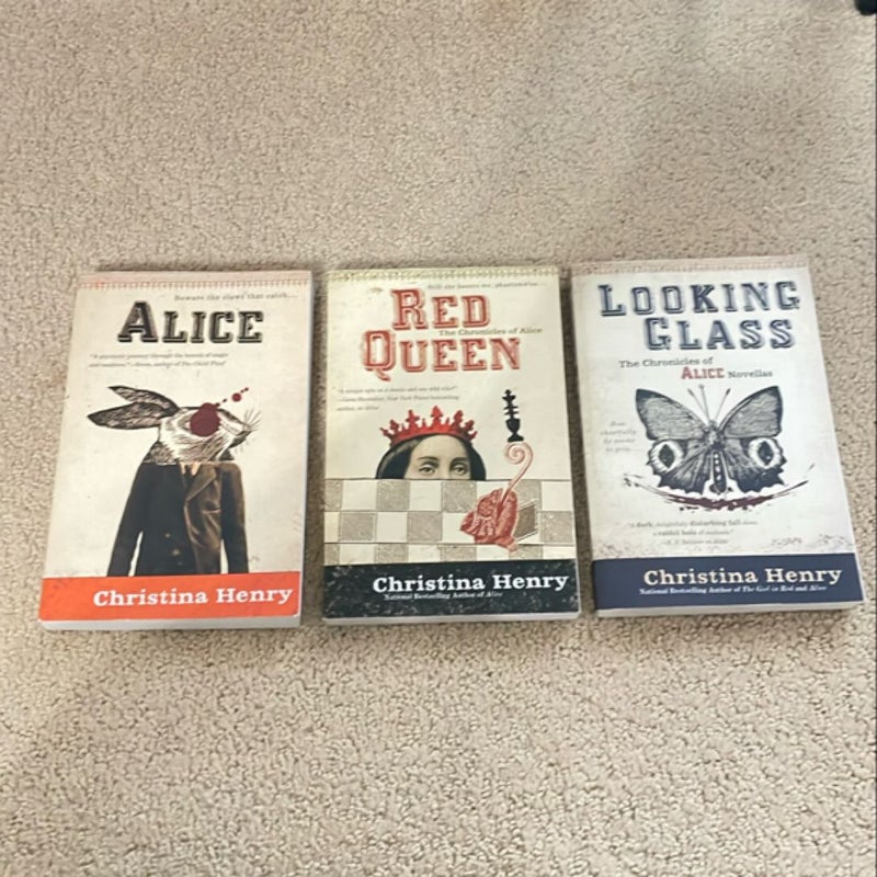 Alice, Red Queen and Looking Glass