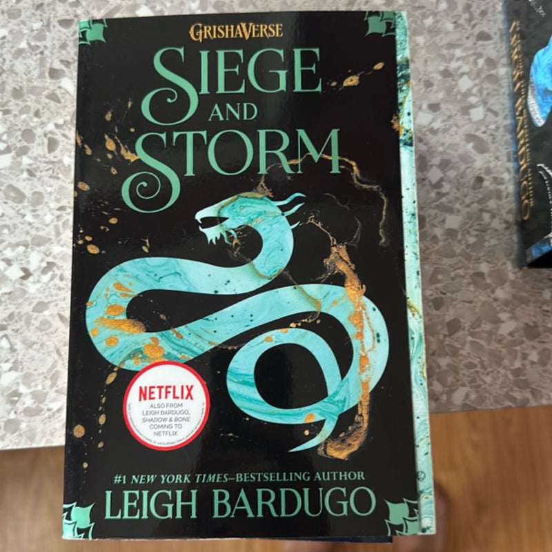 The Shadow and Bone Trilogy Boxed Set