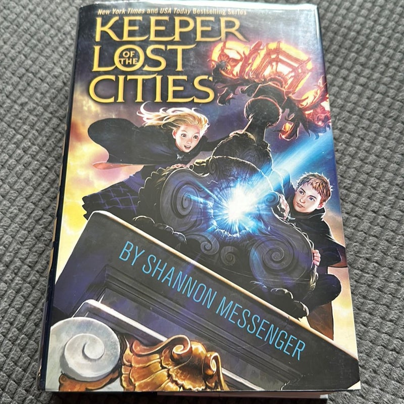 洋書 Keeper of the Lost Cities Keeper of the Lost Cities (1): Messenger, Shannon
