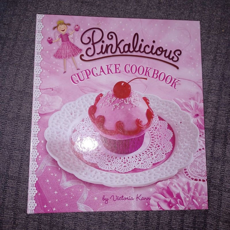 Pinkalicious Cupcake Cookbook