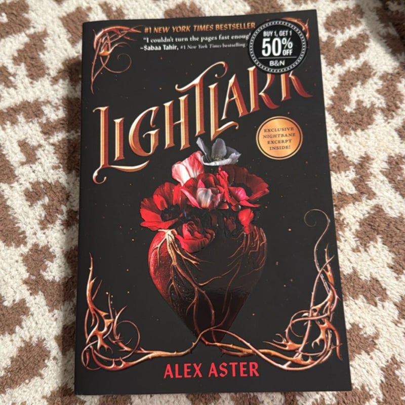 Lightlark (the Lightlark Saga Book 1)