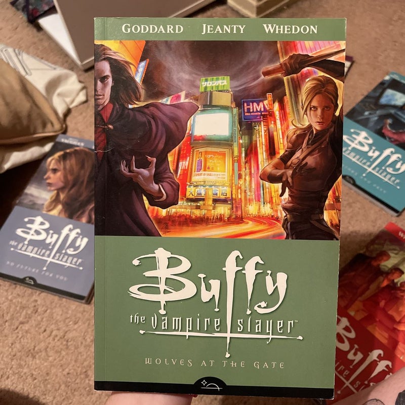 Buffy the Vampire Slayer Season 8 Volume 3: Wolves at the Gate