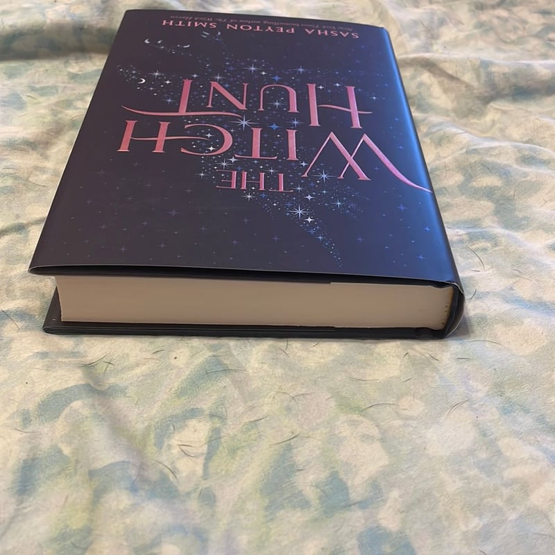 The Witch Hunt by Sasha Peyton Smith, Hardcover | Pangobooks
