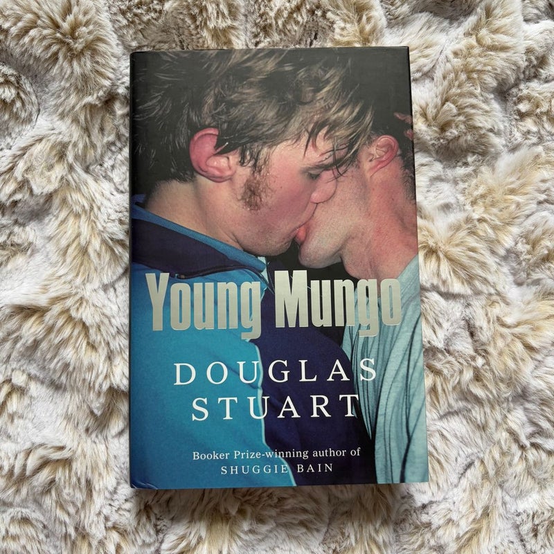 Young Mungo: the No. 1 Sunday Times Bestseller
