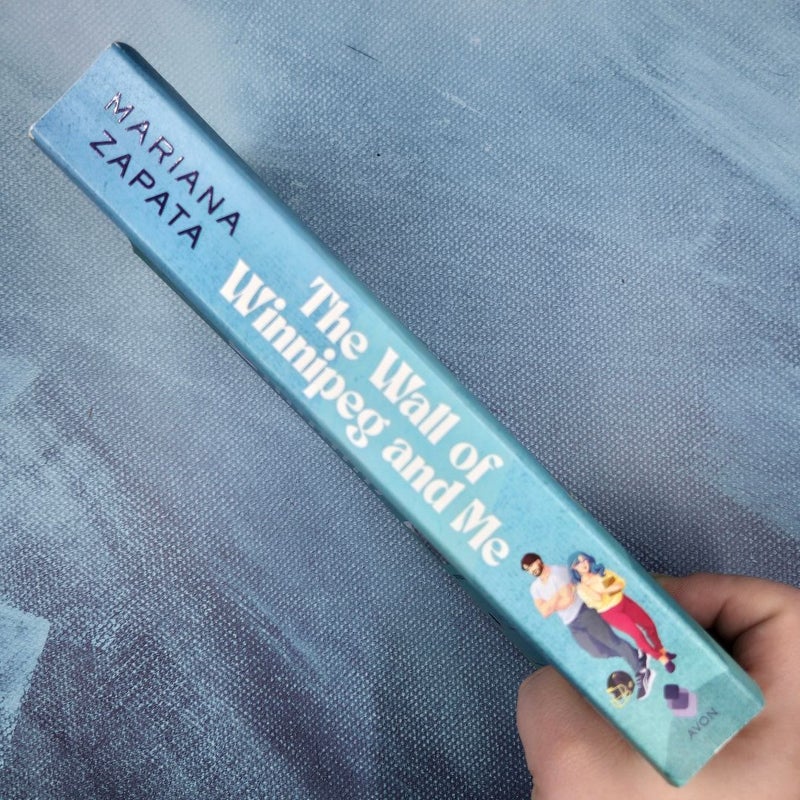The Wall of Winnipeg and Me by Mariana Zapata, Paperback Pangobooks