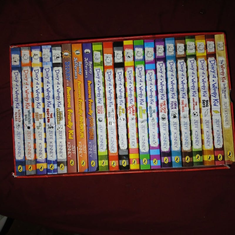 Diary of a Wimpy Kid Box of Books (1-14) (Export Edition)