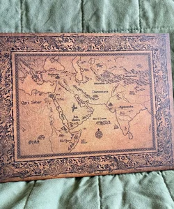 Illumicrate Daevabad wooden map