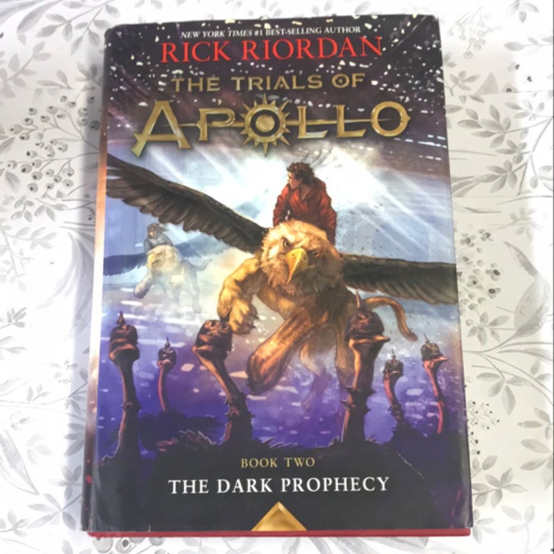 Trials of Apollo, the Book Two the Dark Prophecy (Trials of Apollo, the Book Two)