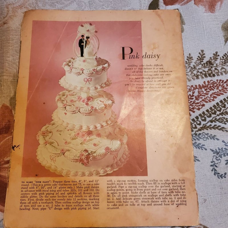 Cake Decorating the easy Wilton way