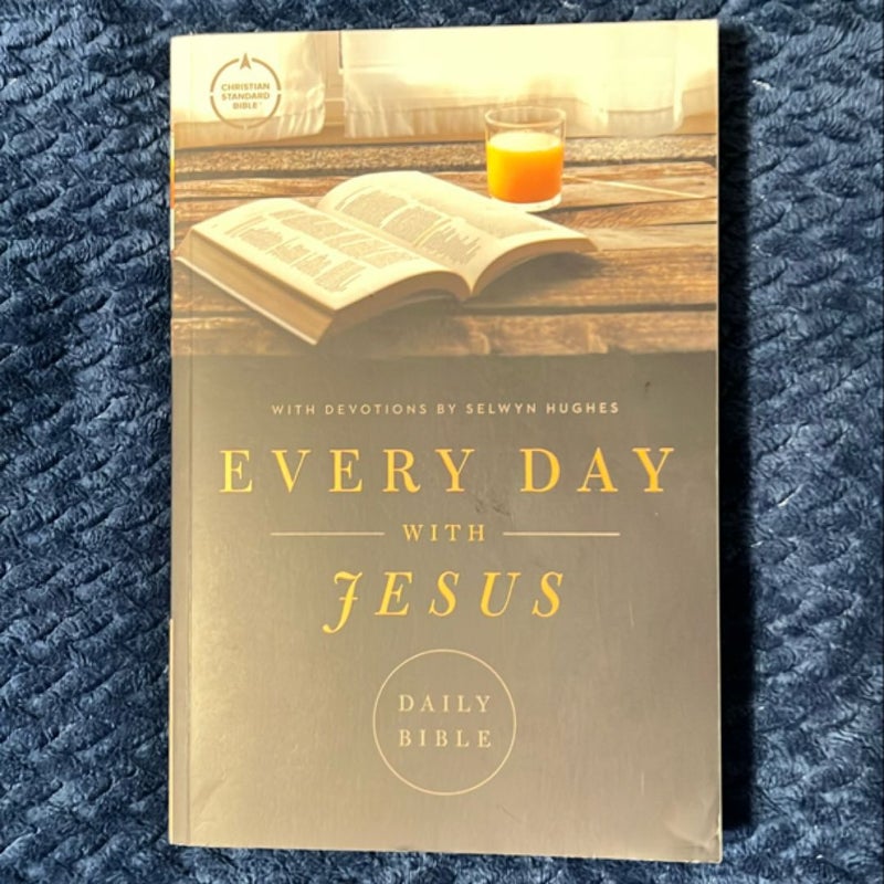 CSB Every Day with Jesus Daily Bible, Trade Paper Edition