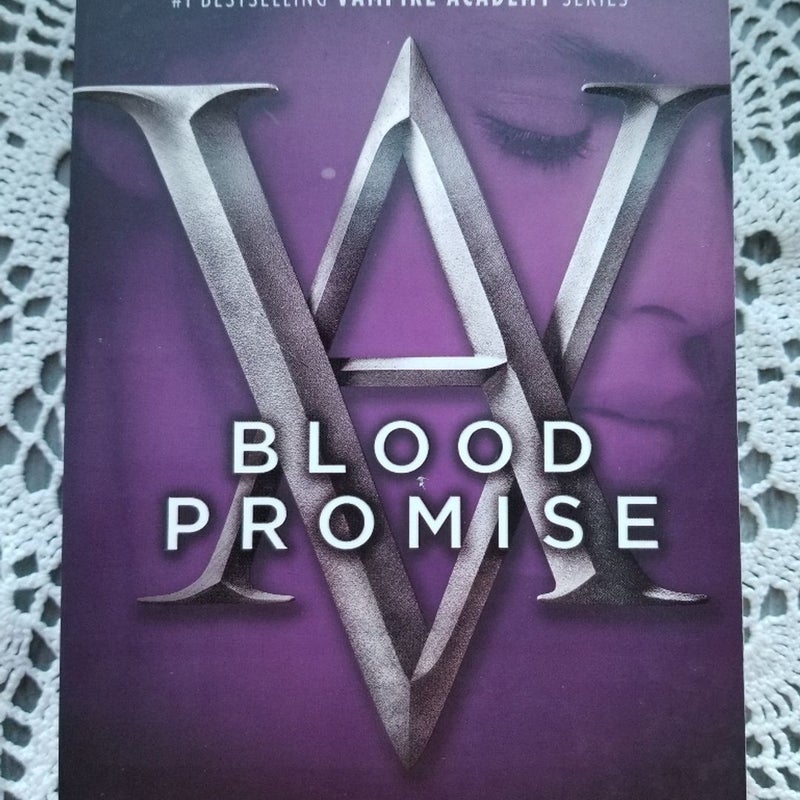 *SIGNED* VAMPIRE ACADEMY BOOK #4 BLOOD PROMISE BY RICHELLE MEAD TRADE PB 2009