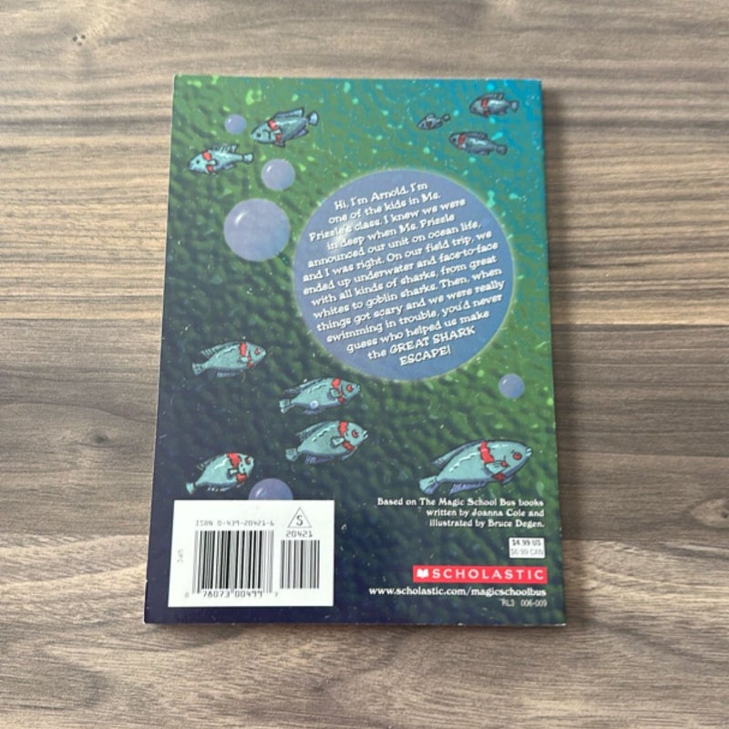 The Great Shark Escape (the Magic School Bus: Chapter Book #7)