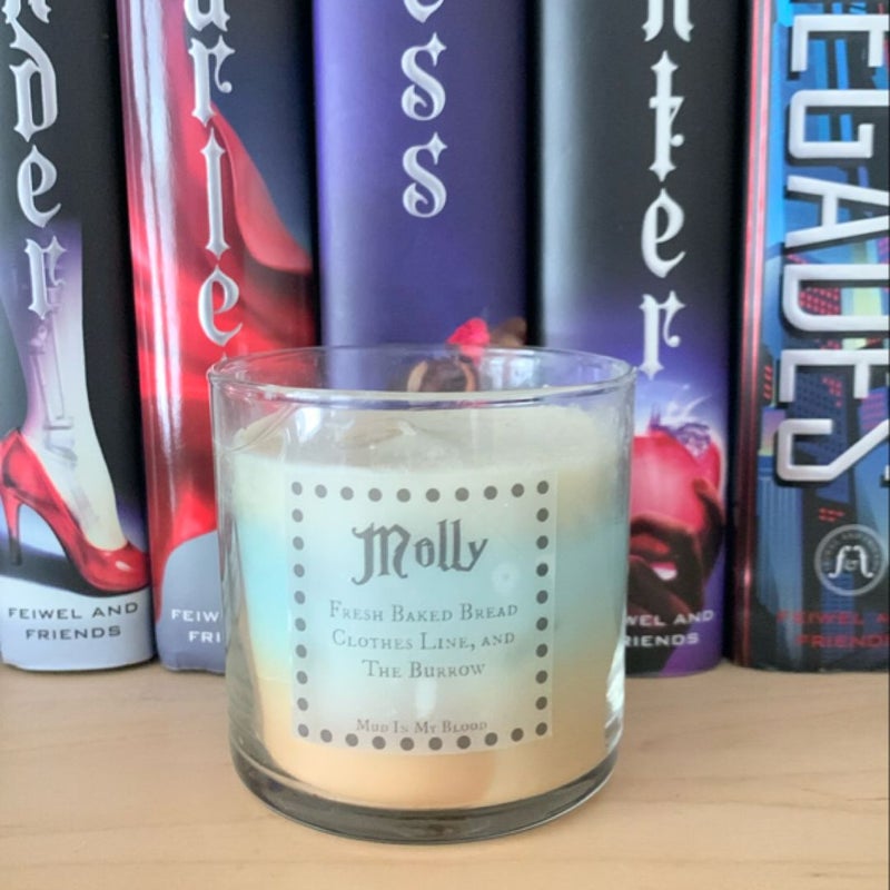 Book + 4oz Harry Potter-themed candle bundle