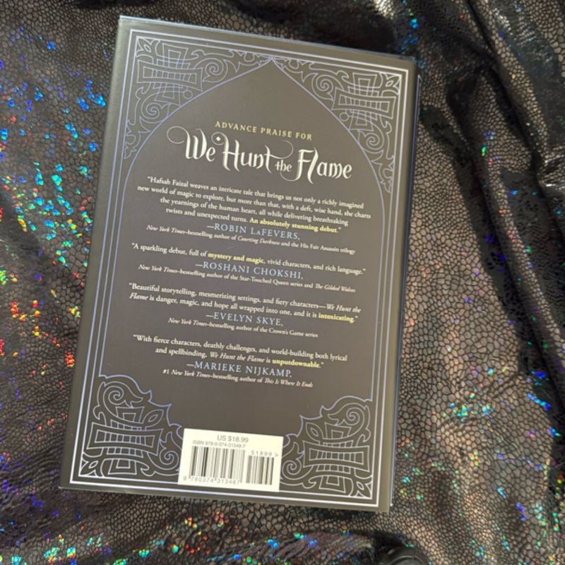 We Hunt the Flame - Owlcrate 