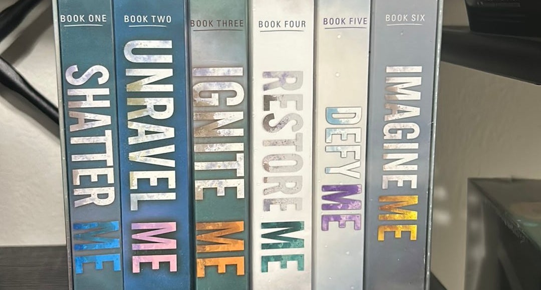 Shatter Me Box by Tahereh Mafi, Paperback, 9780063111356