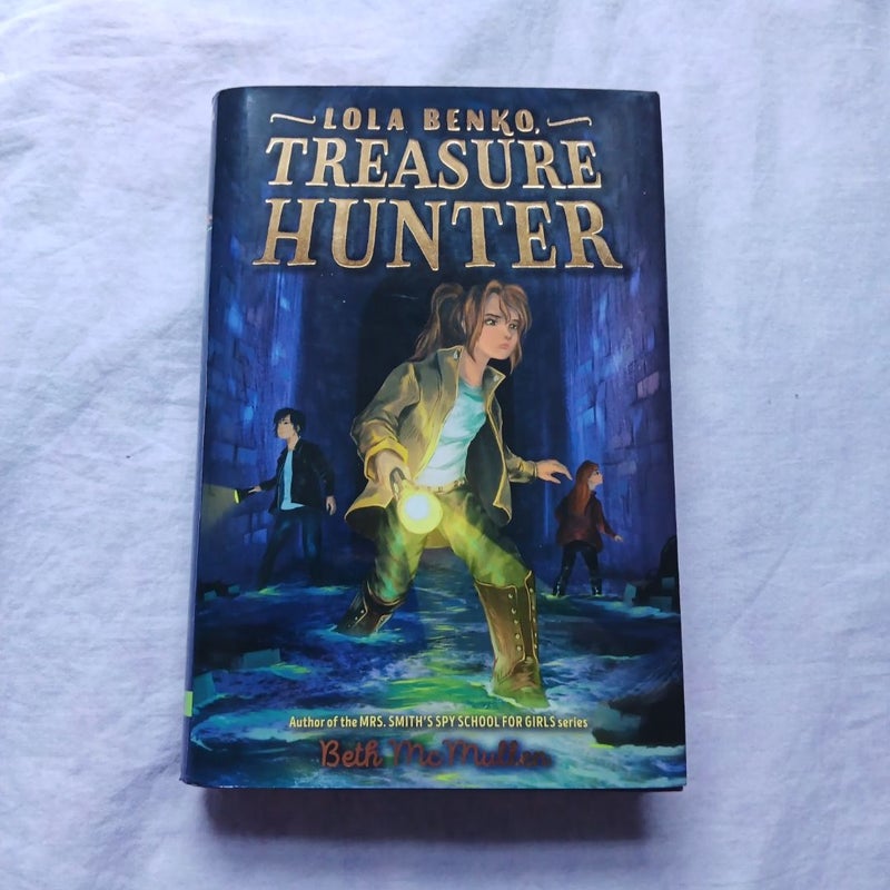 Lola Benko, Treasure Hunter