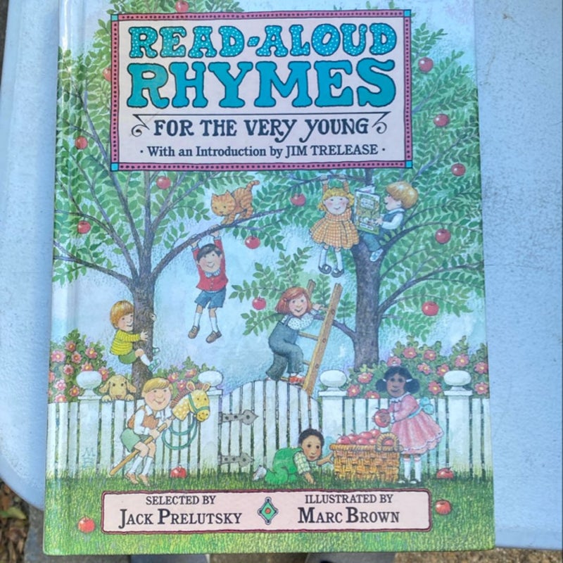 Read-Aloud Rhymes for the Very Young