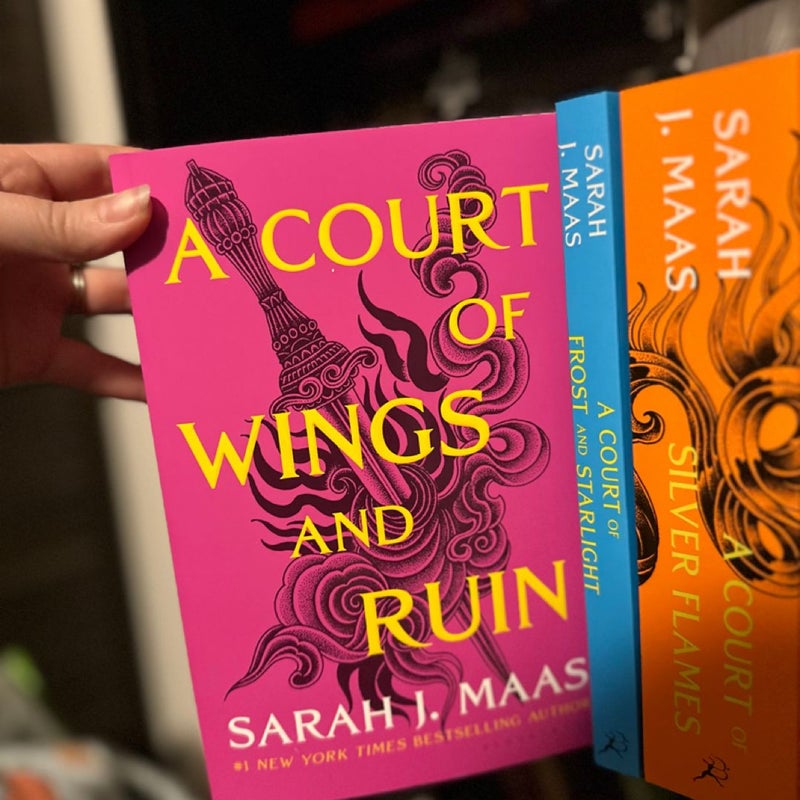 A Court of Thorns and Roses Set