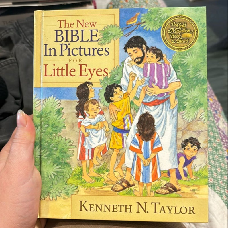 The New Bible in Pictures for Little Eyes