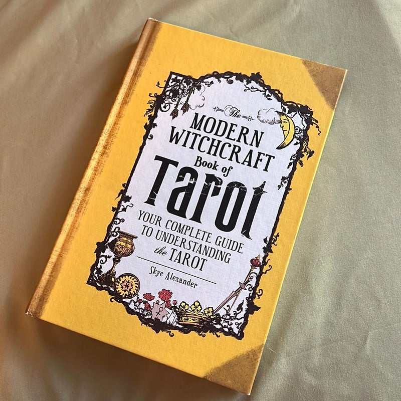 The Modern Witchcraft Book of Tarot