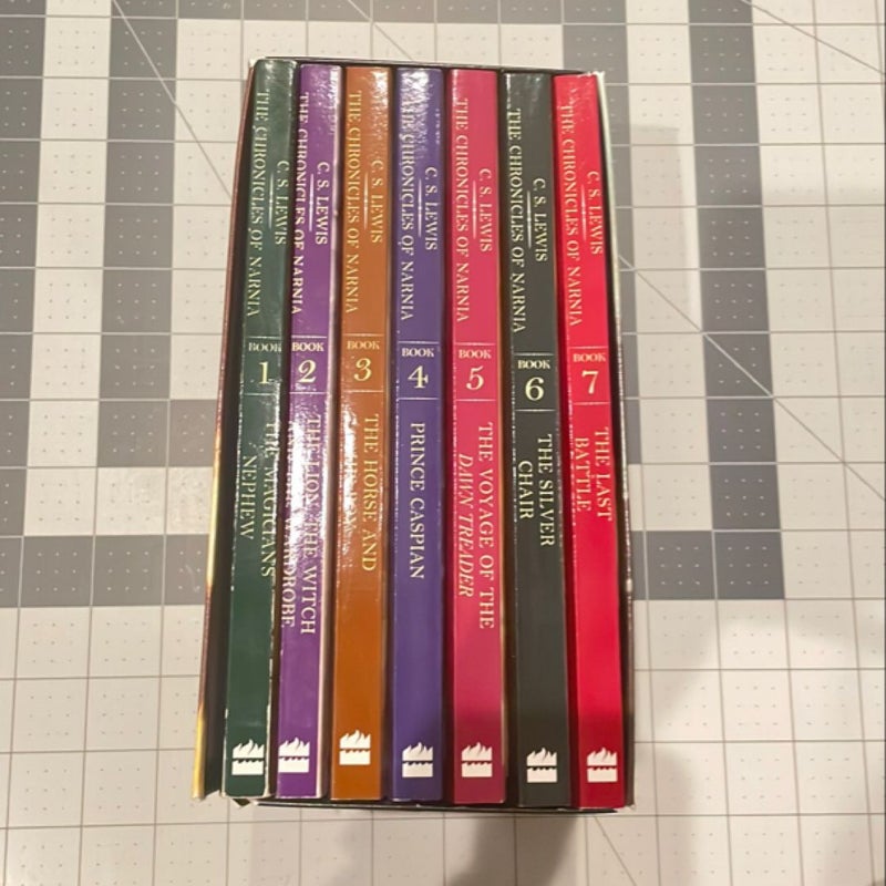 The Chronicles of Narnia Paperback 7-Book Box Set