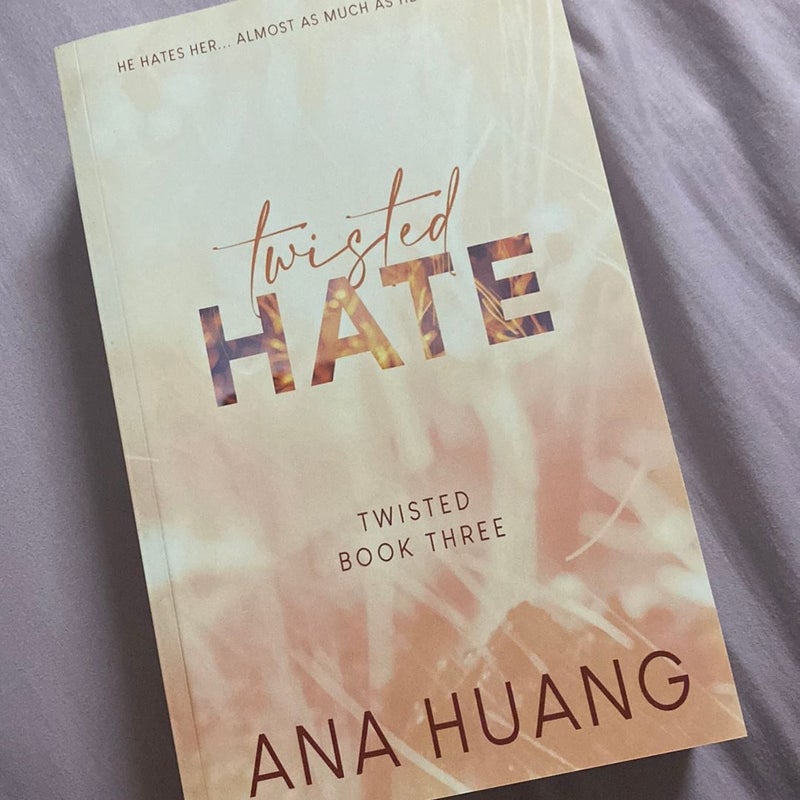Twisted Hate - Special Edition (3) : Huang, Ana: : Books