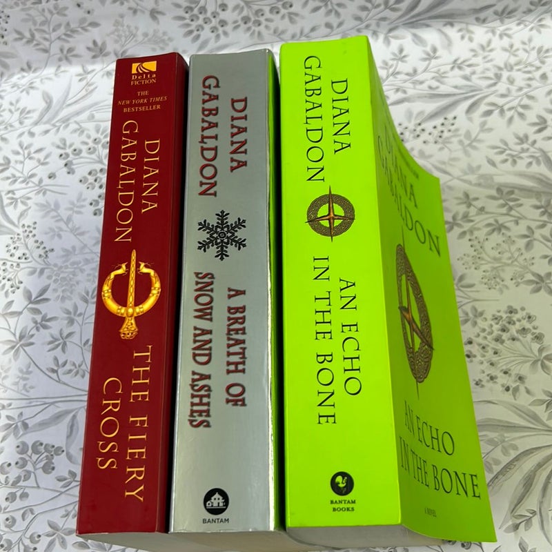 The Outlander series 3 large paperback bundle 2