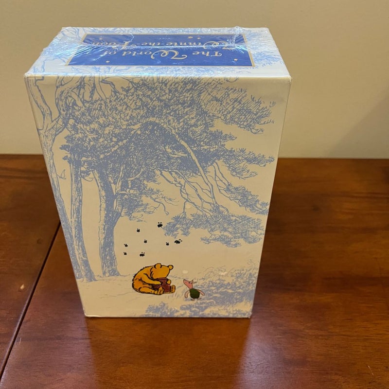 Winnie the Pooh Deluxe Gift Box