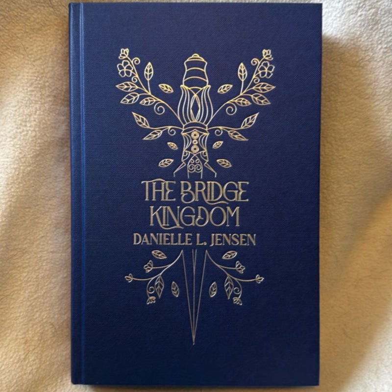 The Bridge Kingdom & The Traitor Queen (Fairyloot Edition)