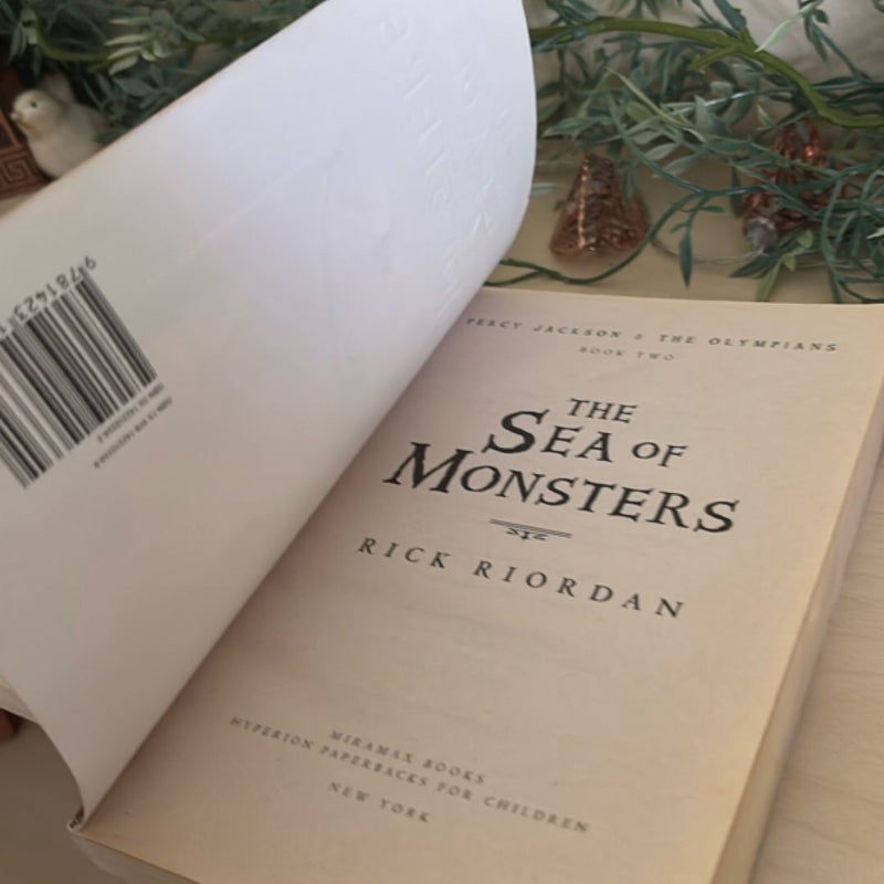 Percy Jackson and the Olympians, Book Two the Sea of Monsters (Percy Jackson and the Olympians, Book Two)