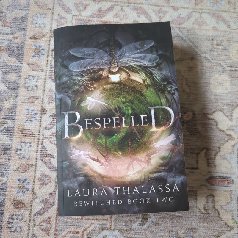 Bespelled by Laura Thalassa, Paperback | Pangobooks