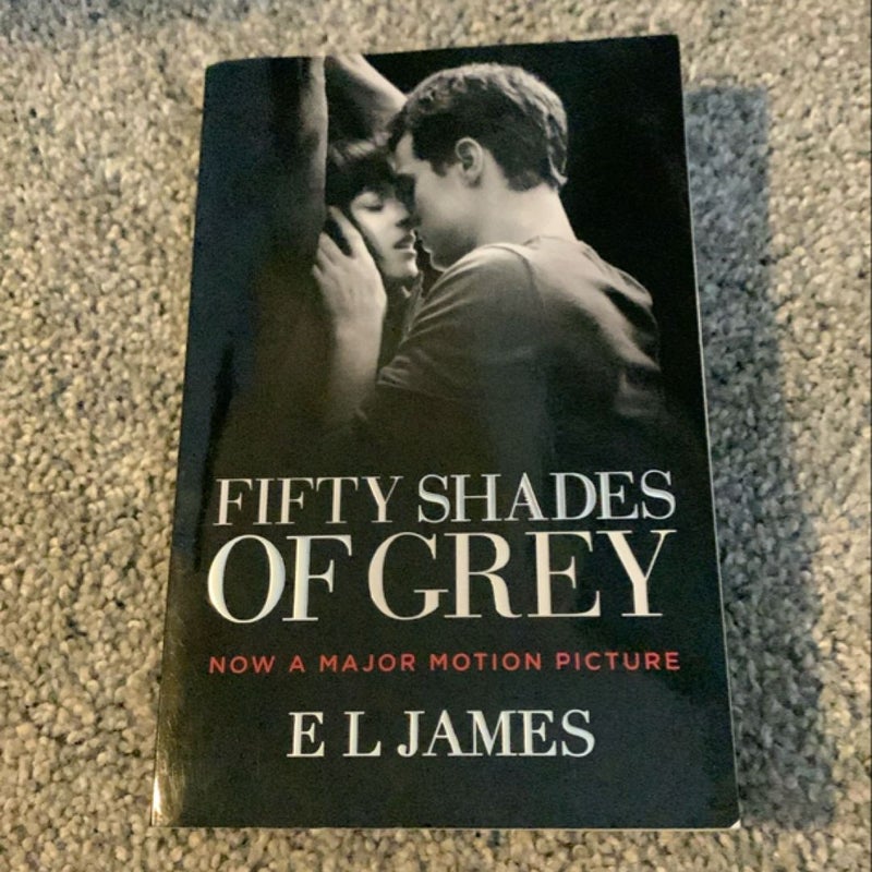 Fifty Shades of Grey (Movie Tie-In Edition)