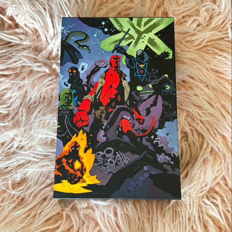 Hellboy Omnibus Boxed Set