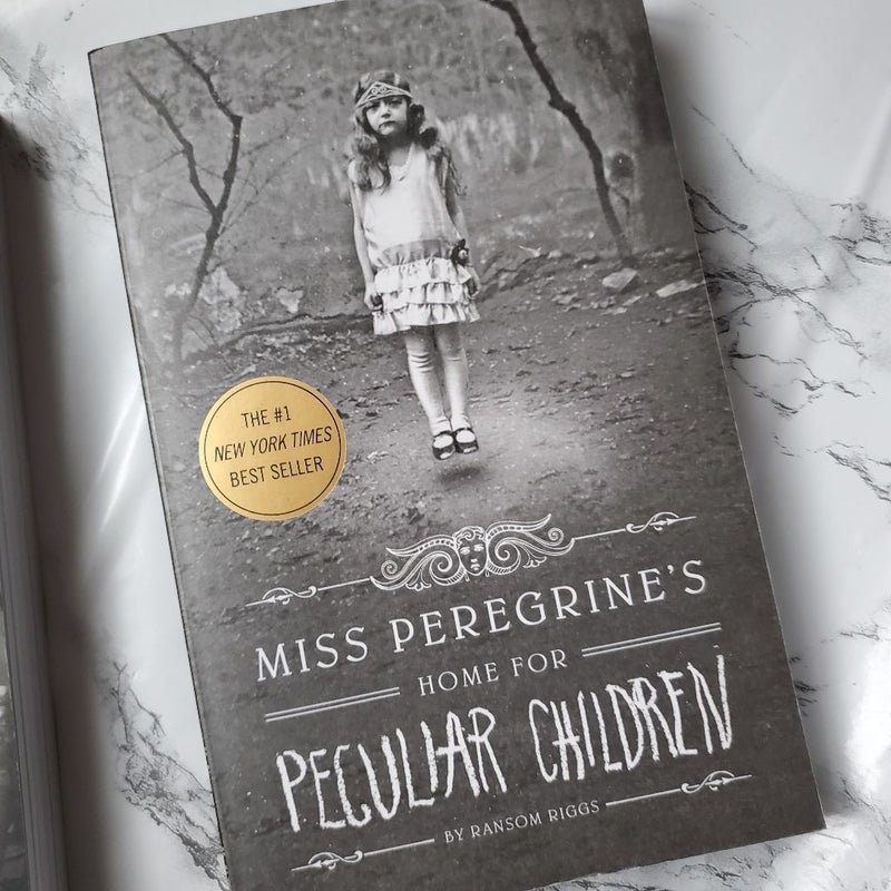 Miss Peregrine's Home for Peculiar Children / Hollow City