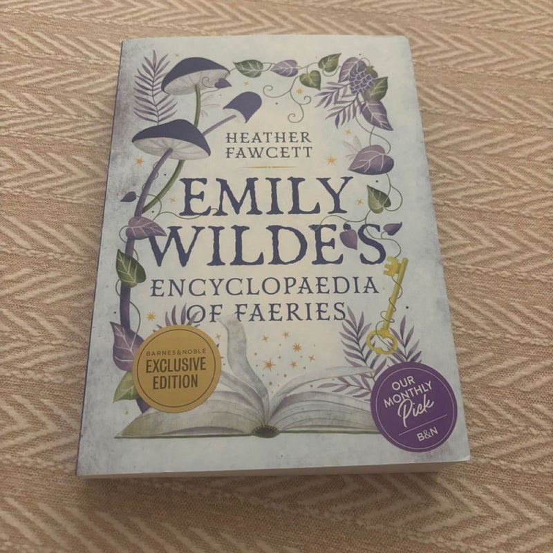 Emily Wilde’s book 1&2 bundle (Encyclopeadia of Faeries & Map of the Otherlands)