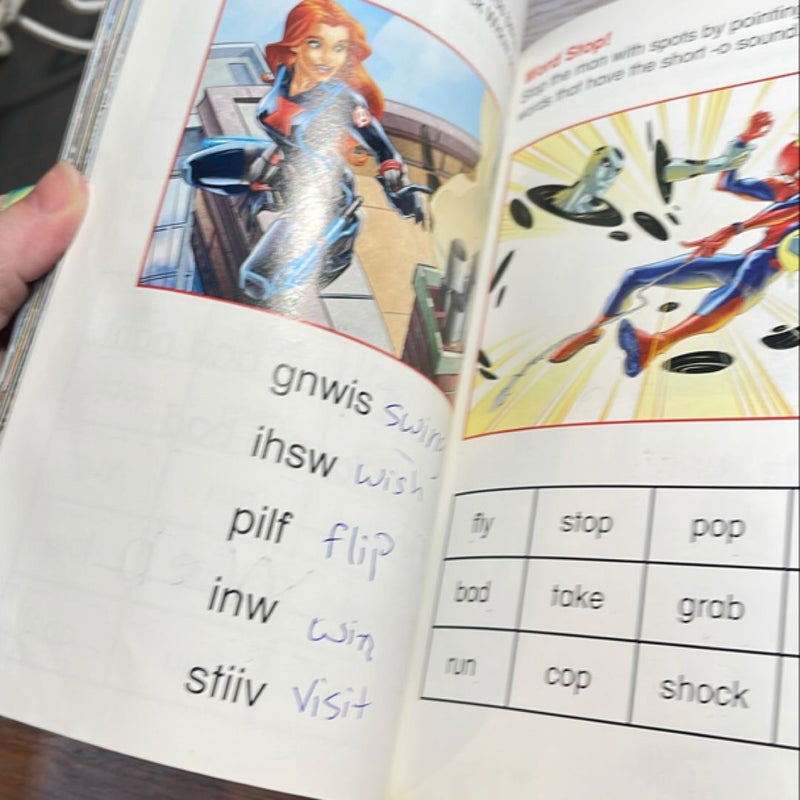 Spider-Man Amazing Phonics Collection: Short Vowels (Disney Learning Bind-Up)