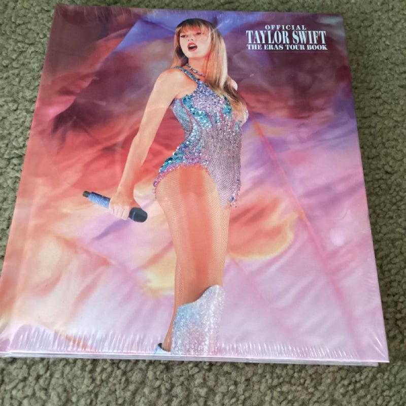 Official Taylor Swift The Eras Tour Book