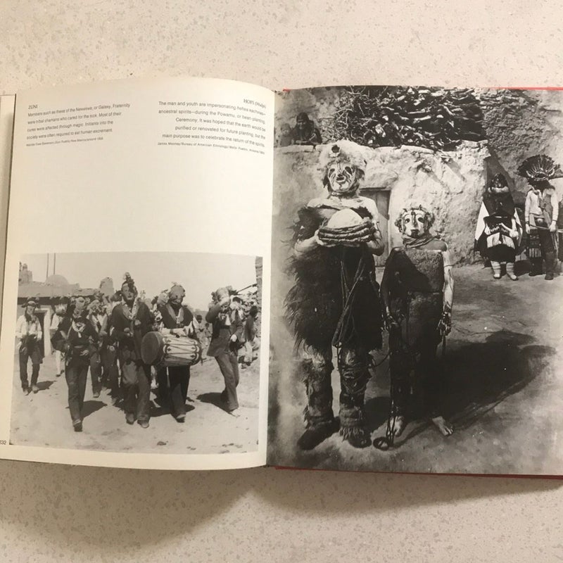 Indians : The Great Photographs That Reveal North American Indian Life, 1847-1929, from the Unique Collection of the Smithsonian Institution