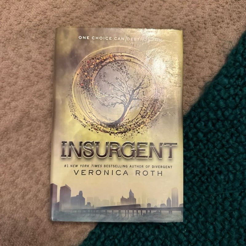 Insurgent by Veronica Roth, Hardcover | Pangobooks