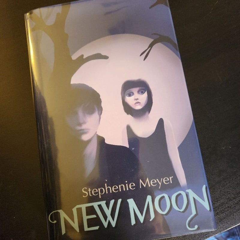 Uk new moon creepy girl