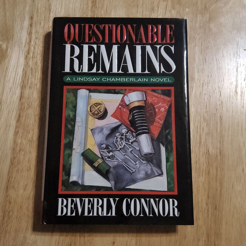 Questionable Remains (Lindsay Chamberlain Mysteries)