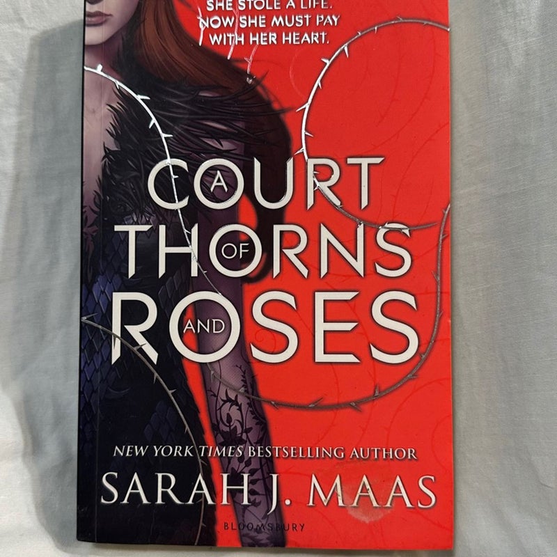 A Court of Thorns and Roses OOP. Original UK Cover