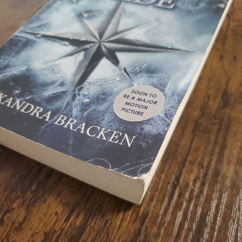 Never Fade (a Darkest Minds Novel)