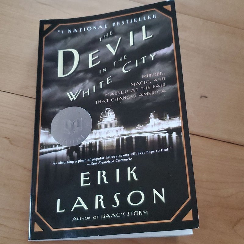 The Devil in the White City Erik Larson Paperback Book