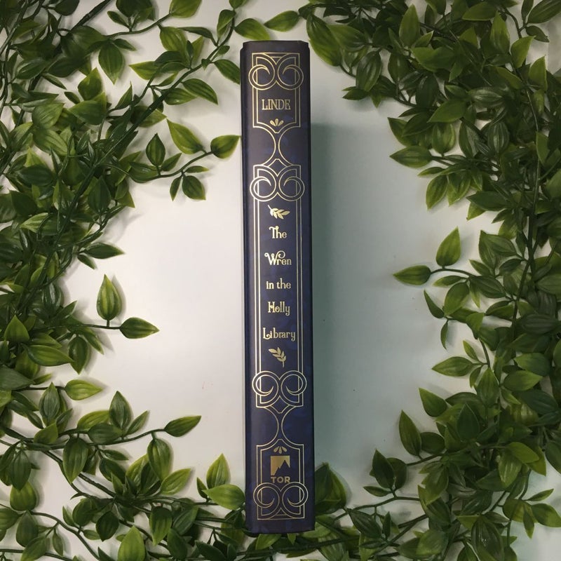 The Wren in the Holly Library FairyLoot Romantasy Exclusive SIGNED by author 