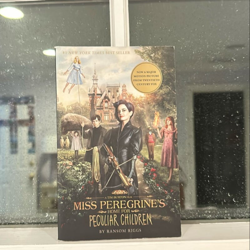 Miss Peregrine's Home for Peculiar Children (Movie Tie-In Edition)