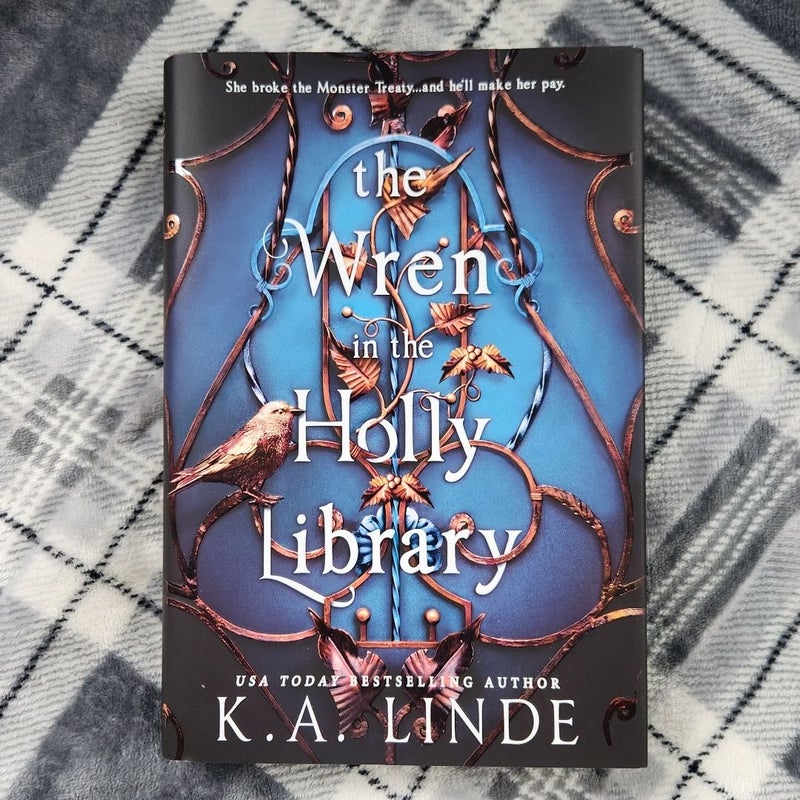 The Wren in the Holly Library (Deluxe Limited Edition)