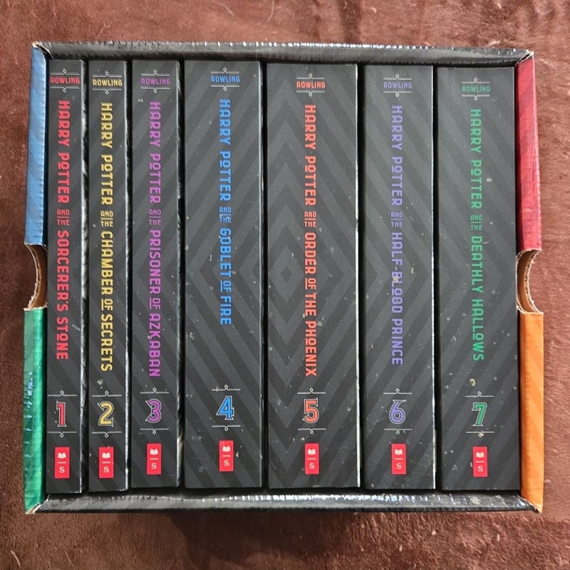 Harry Potter Books 1-7 Special Edition Boxed Set