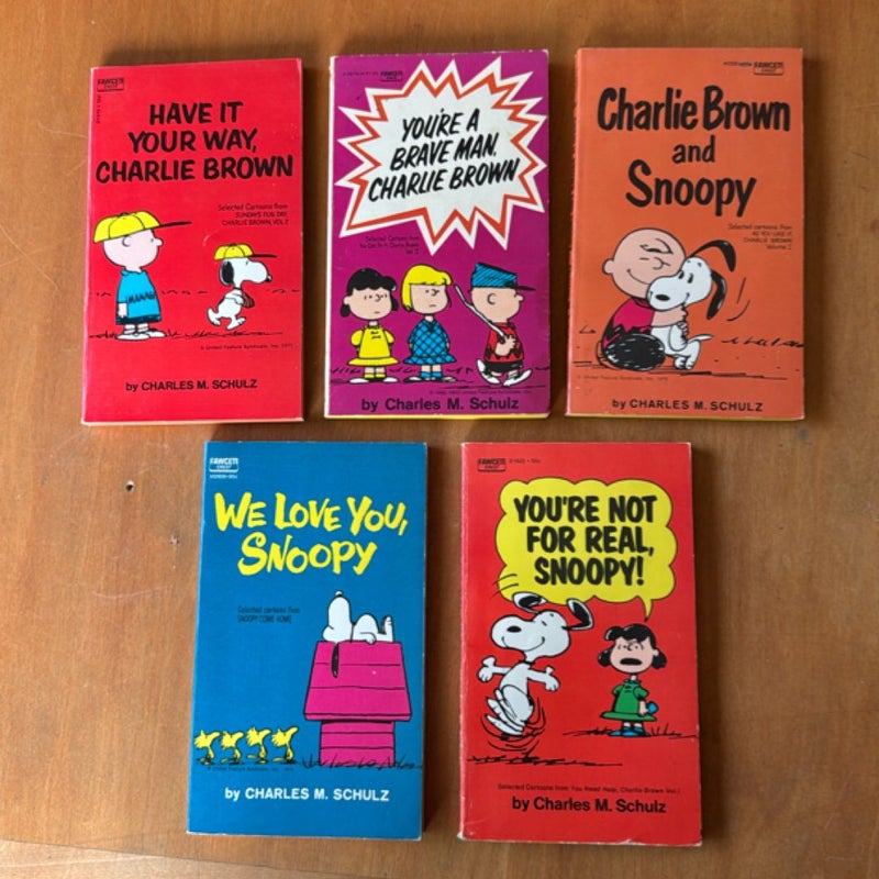 Peanuts Comic Books, Lot of 5